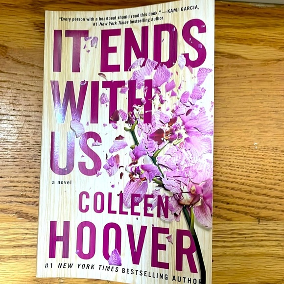 It Ends With Us Paperback - Picture 1 of 2
